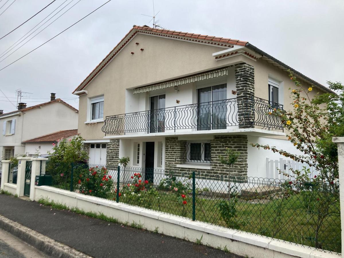 -Comme à la Maison- Jardin, Véranda, Idéal familles et Business Niort Esterno foto
